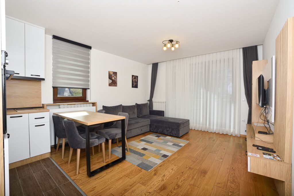 anja 01  0770 1